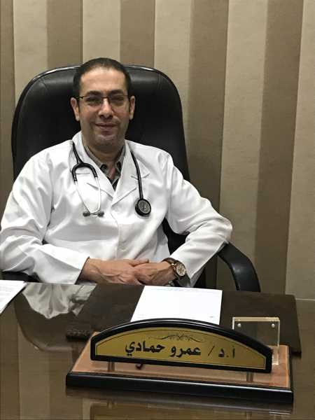 دكتور عمرو الحمادي استشاري وأستاذ أمراض الباطنة والجهاز الهضمي والسكر م دليل أطباء كشوفات