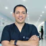 دكتور عمرو احمد منصور اسنان في القاهرة مدينة نصر